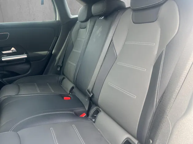 Mercedes-Benz GLA 250 4Matic AMG Line 8G-DCT