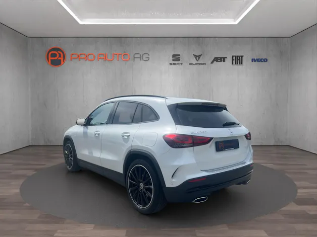 Mercedes-Benz GLA 250 4Matic AMG Line 8G-DCT