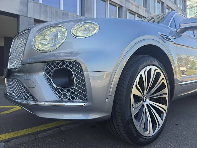 Bentley Bentayga V8 First Edition