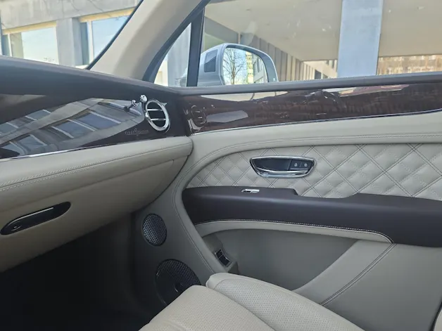 Bentley Bentayga V8 First Edition