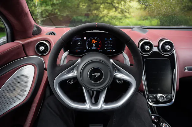 McLaren GT