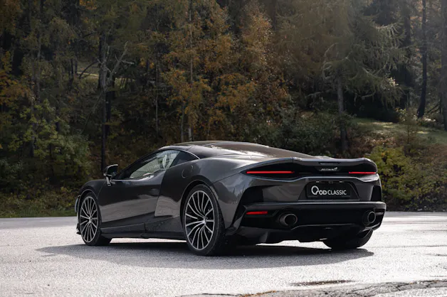 McLaren GT