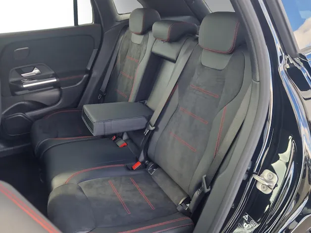 Mercedes-Benz GLA 220 4Matic 8G-DCT