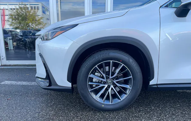 Lexus NX 450h+ E-FOUR Comfort