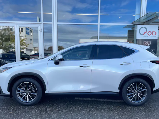Lexus NX 450h+ E-FOUR Comfort