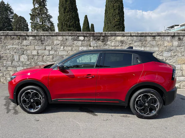 Alfa Romeo Junior 1.2 48V Hybrid Q4 Sport Sky