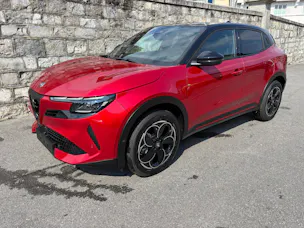Alfa Romeo Junior 1.2 48V Hybrid Q4 Sport Sky
