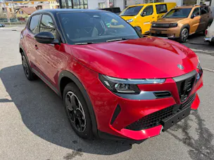 Alfa Romeo Junior 1.2 48V Hybrid Q4 Sport Sky