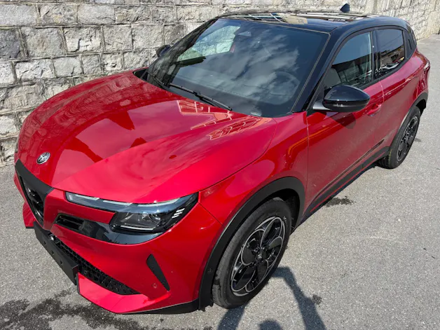 Alfa Romeo Junior 1.2 48V Hybrid Q4 Sport Sky