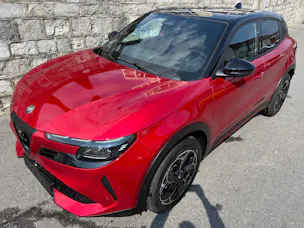 Alfa Romeo Junior 1.2 48V Hybrid Q4 Sport Sky