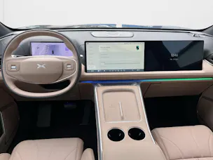 XPENG G9 93kWh Performance AWD Premium-Paket und AHK `neues Modell mit 575 PS