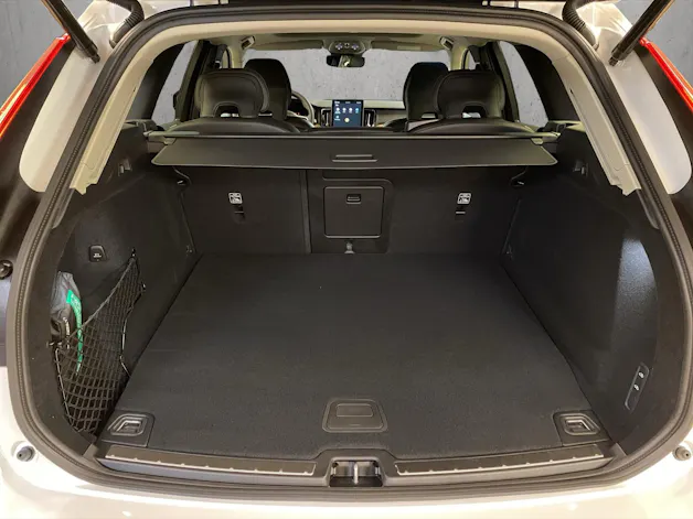 VOLVO XC60 T8 eAWD PluginHybrid Ultra Dark Geartronic