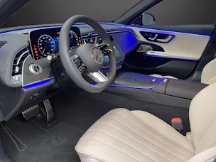 Mercedes-Benz E 300 de 4MATIC T-Modell mit EQ Hybrid 9G-Tronic