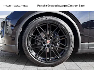Porsche Macan 4