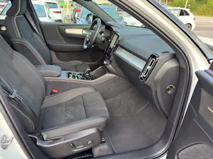 Volvo XC40 2.0 B4 MH Black Edition
