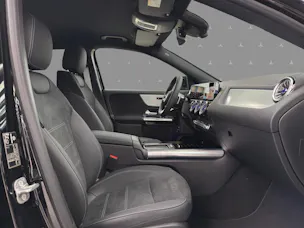 Mercedes-Benz GLA 200 - AMG / DISTRONIC / 360 Grad Kamera / Soundsystem