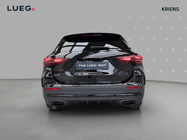 Mercedes-Benz GLA 200 - AMG / DISTRONIC / 360 Grad Kamera / Soundsystem
