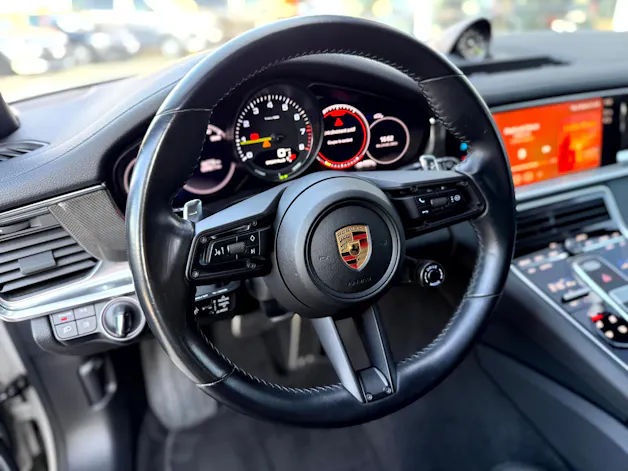 Porsche Panamera 4 E-Hybrid Sport Turismo pack black Platinum Edition PDK