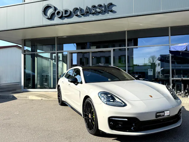 Porsche Panamera 4 E-Hybrid Sport Turismo pack black Platinum Edition PDK