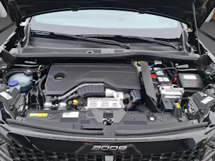 Peugeot 2008 NEW 1.2 145 MHEV GT