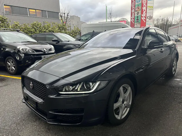 Jaguar XE 25t 2.0 Prestige AWD Automatic