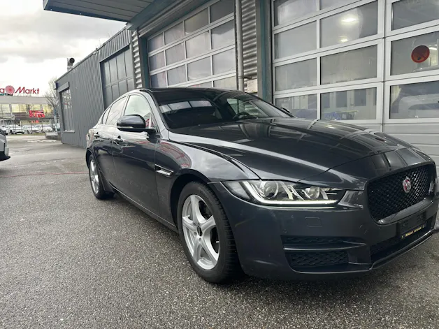 Jaguar XE 25t 2.0 Prestige AWD Automatic