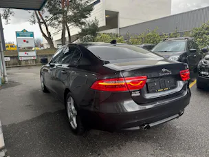 Jaguar XE 25t 2.0 Prestige AWD Automatic