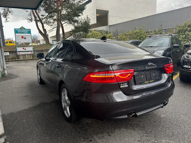 Jaguar XE 25t 2.0 Prestige AWD Automatic
