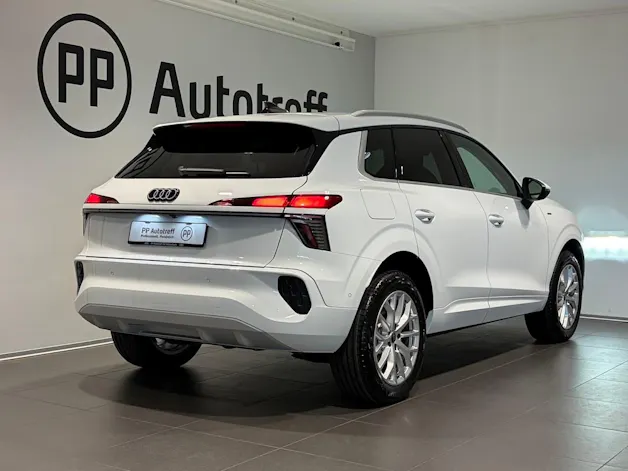 Audi Q3 SUV e-hybrid 200 kW S tronig