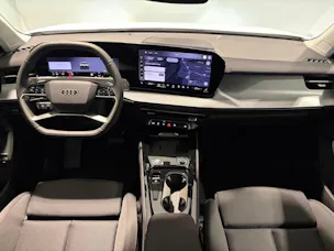 Audi Q3 SUV e-hybrid 200 kW S tronig