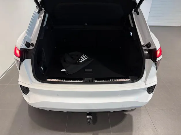 Audi Q3 SUV e-hybrid 200 kW S tronig