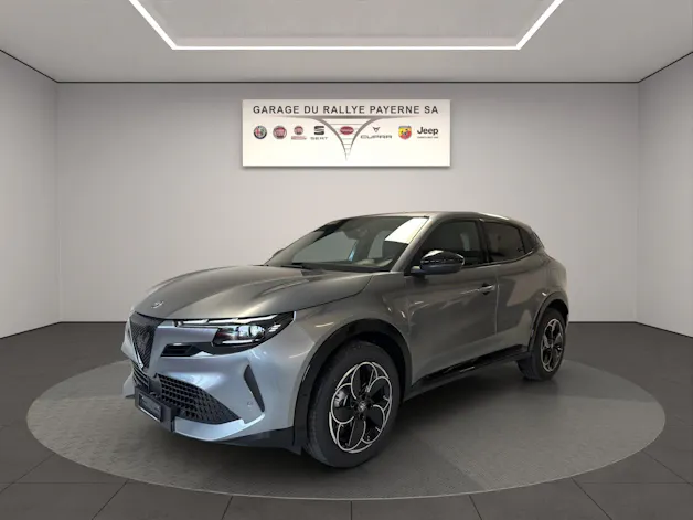 Alfa Romeo Junior 1.2 48V Hybrid Q4