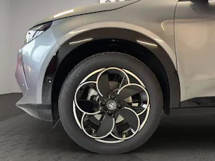 Alfa Romeo Junior 1.2 48V Hybrid Q4