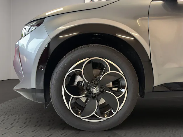 Alfa Romeo Junior 1.2 48V Hybrid Q4