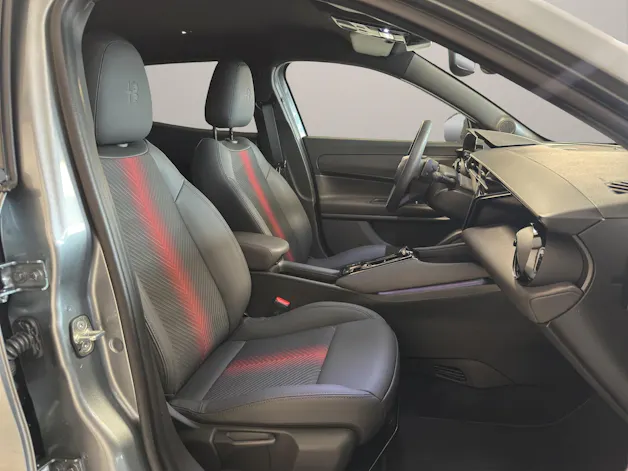 Alfa Romeo Junior 1.2 48V Hybrid Q4