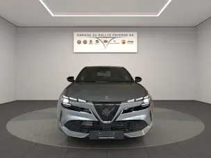 Alfa Romeo Junior 1.2 48V Hybrid Q4