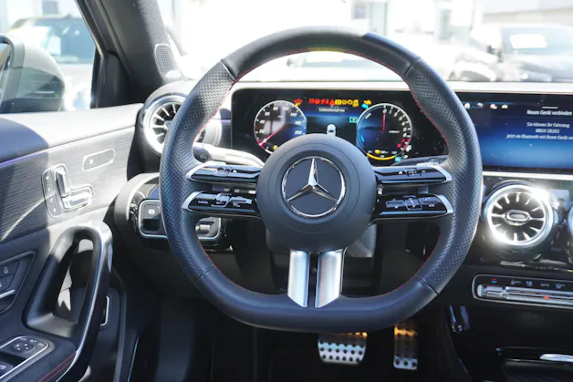 Mercedes-Benz A 250 e 8G-DCT AMG-LINE