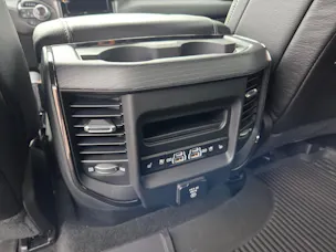 Dodge Ram 1500 5.7 V8 4x4 Limited 396PS / 3.5T AHK