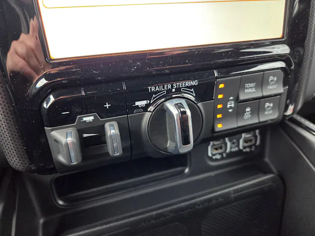 Dodge Ram 1500 5.7 V8 4x4 Limited 396PS / 3.5T AHK