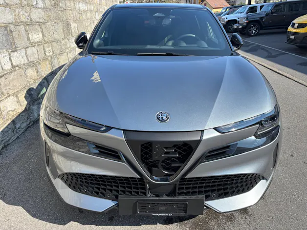 Alfa Romeo Junior 1.2 48V Hybrid Speciale
