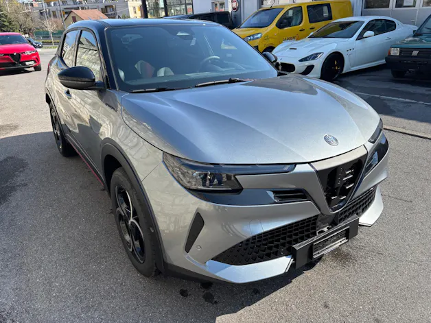 Alfa Romeo Junior 1.2 48V Hybrid Speciale