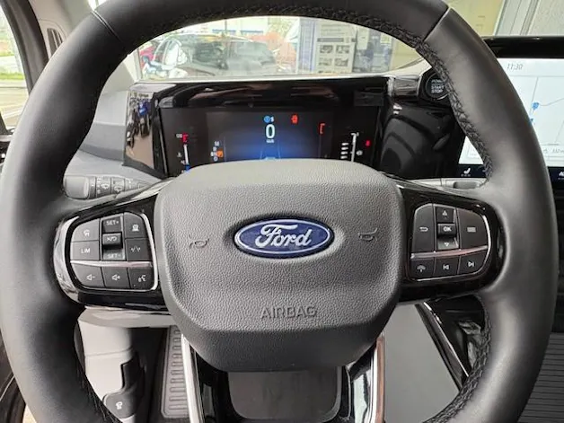 Ford Tourneo Bus 320 L2H1 Active Automat 4x4