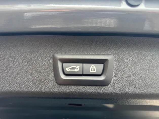 BMW 530e xDrive paddles