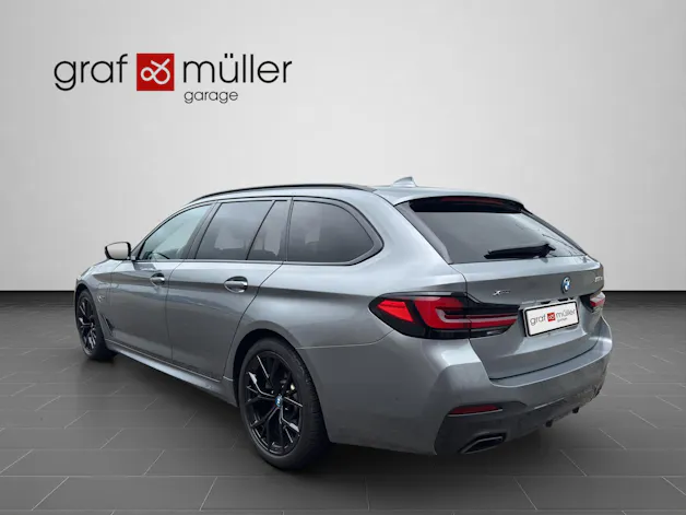 BMW 530e xDrive paddles