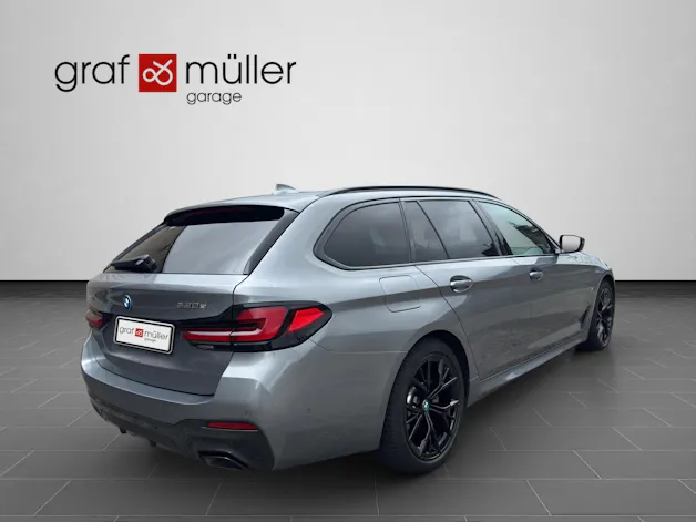 BMW 530e xDrive paddles