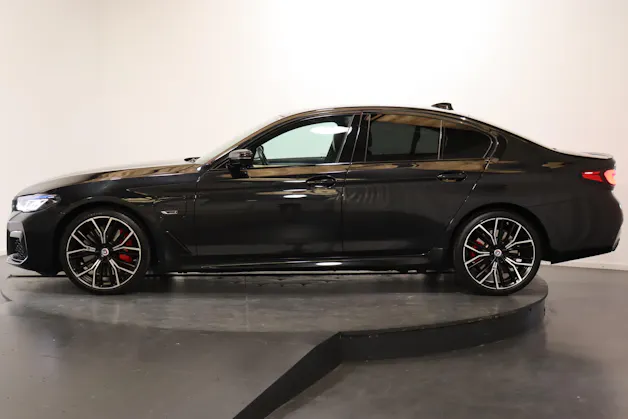 BMW 545e xDrive SAG