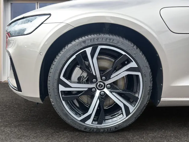 Volvo V60 2.0 T8 TE Ultra Dark eAWD