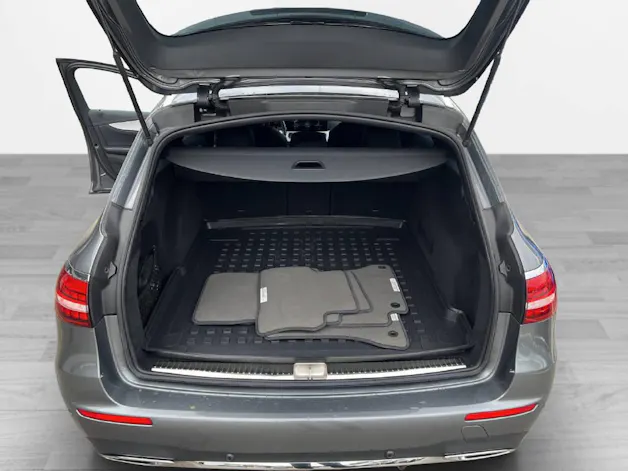 Mercedes-Benz E 220 d AMG Line Kombi