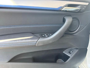 https://vehicle.imgix.net/4272454/c304c277-cb69-4f7b-9418-7e2bb3f3ca00.jpg