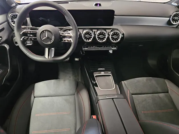 Mercedes-Benz A 220 4Matic AMG Line